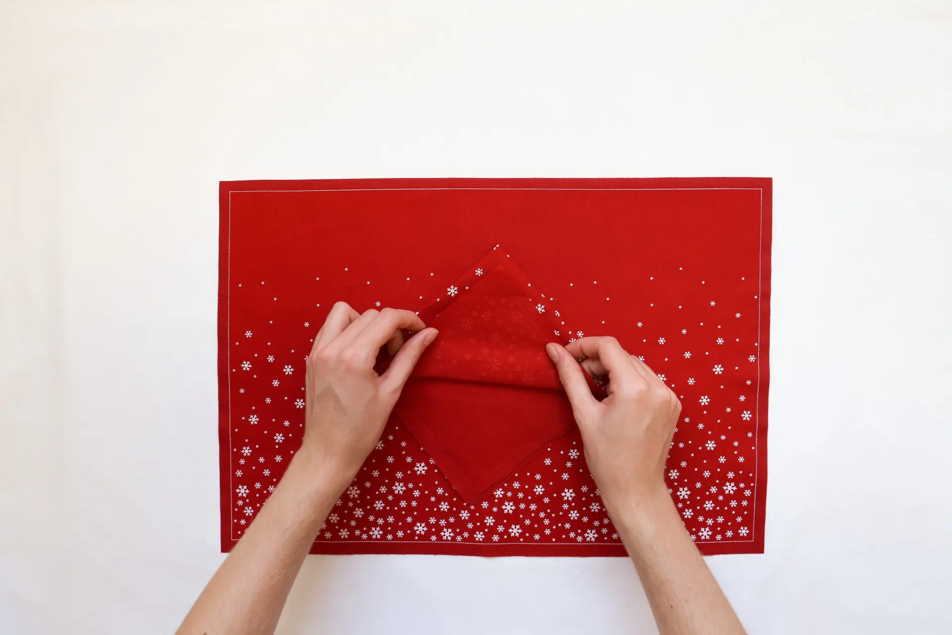 5 formas de doblar servilletas de papel para Navidad