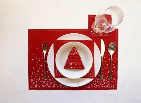 How to fold napkins for the Christmas table