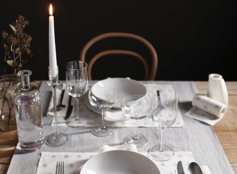 How to dress the table for a romantic supper
