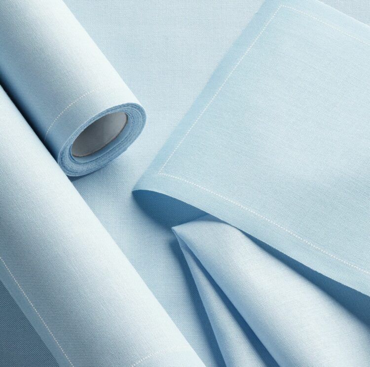 Serviette de table en tissu bleu brume 30x30