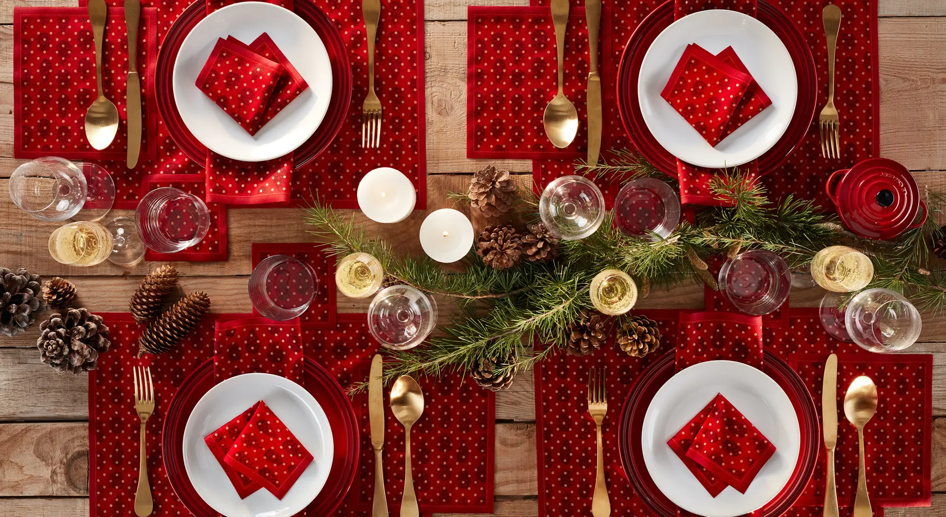 Bajo platos con textura: la Navidad en tu mesa